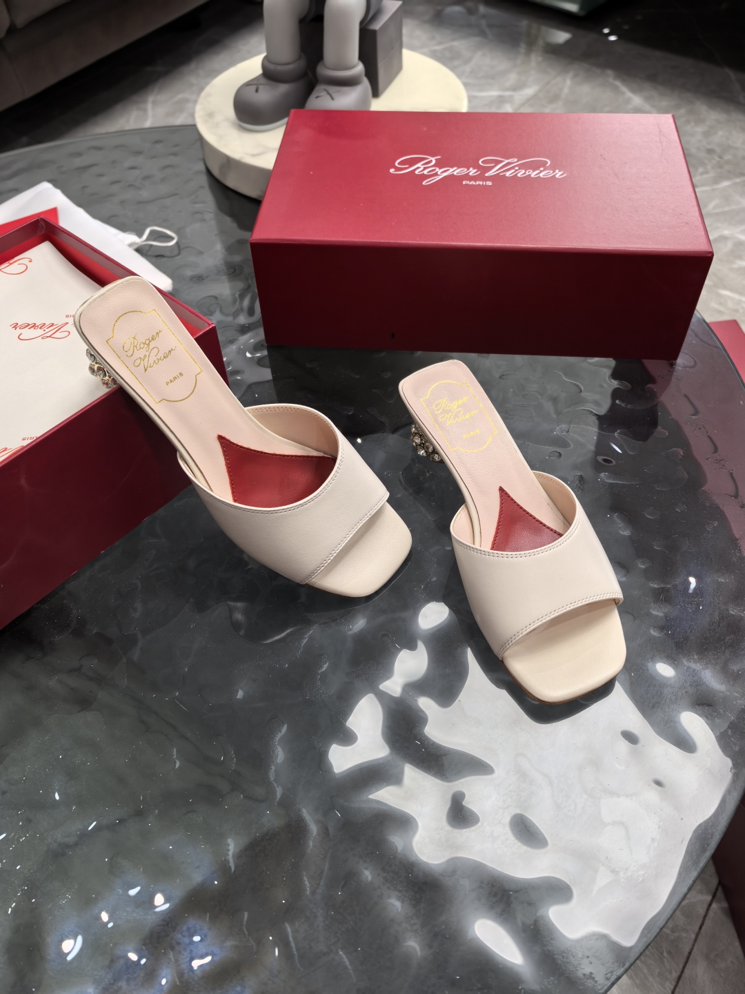 [Roger Vivier Women