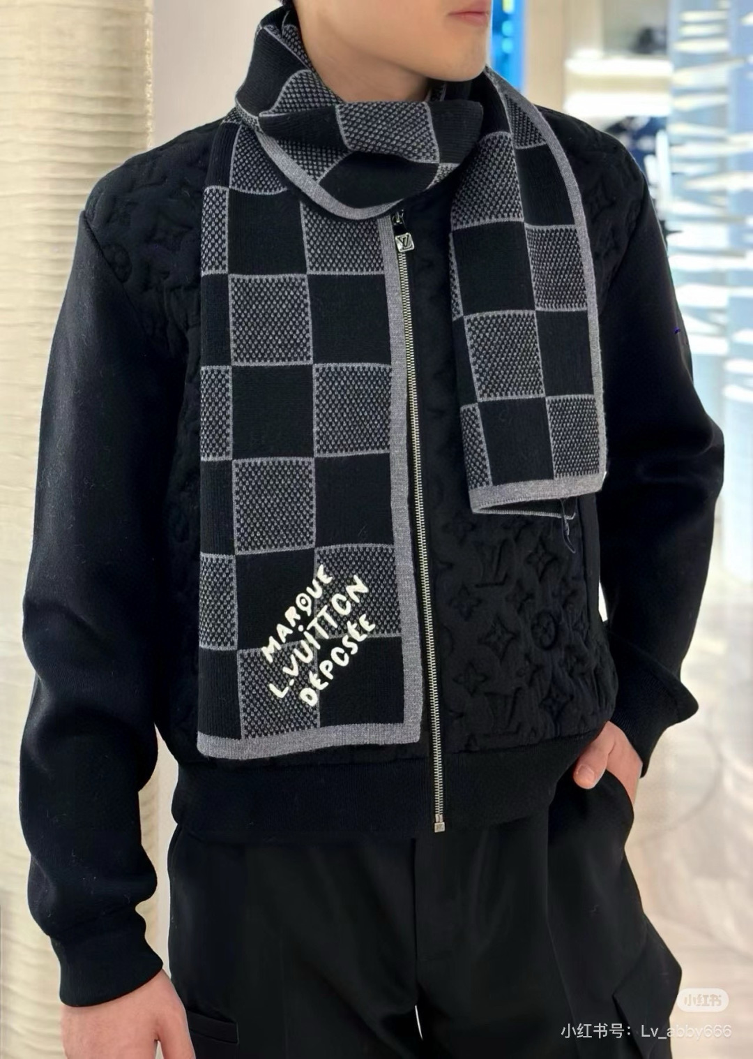 Louis Vuitton 大驴家最美的围巾没有之一 独家首发 Fluffygram 围巾取材羊驼毛和绵羊毛混纺