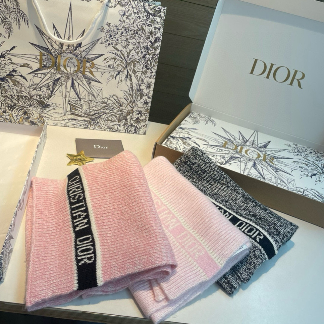 Dior ━━━━ ● Dior迪奥 ● ━━━━Dio*秋冬新品 新款字母印花针织款 logo提花 少女心