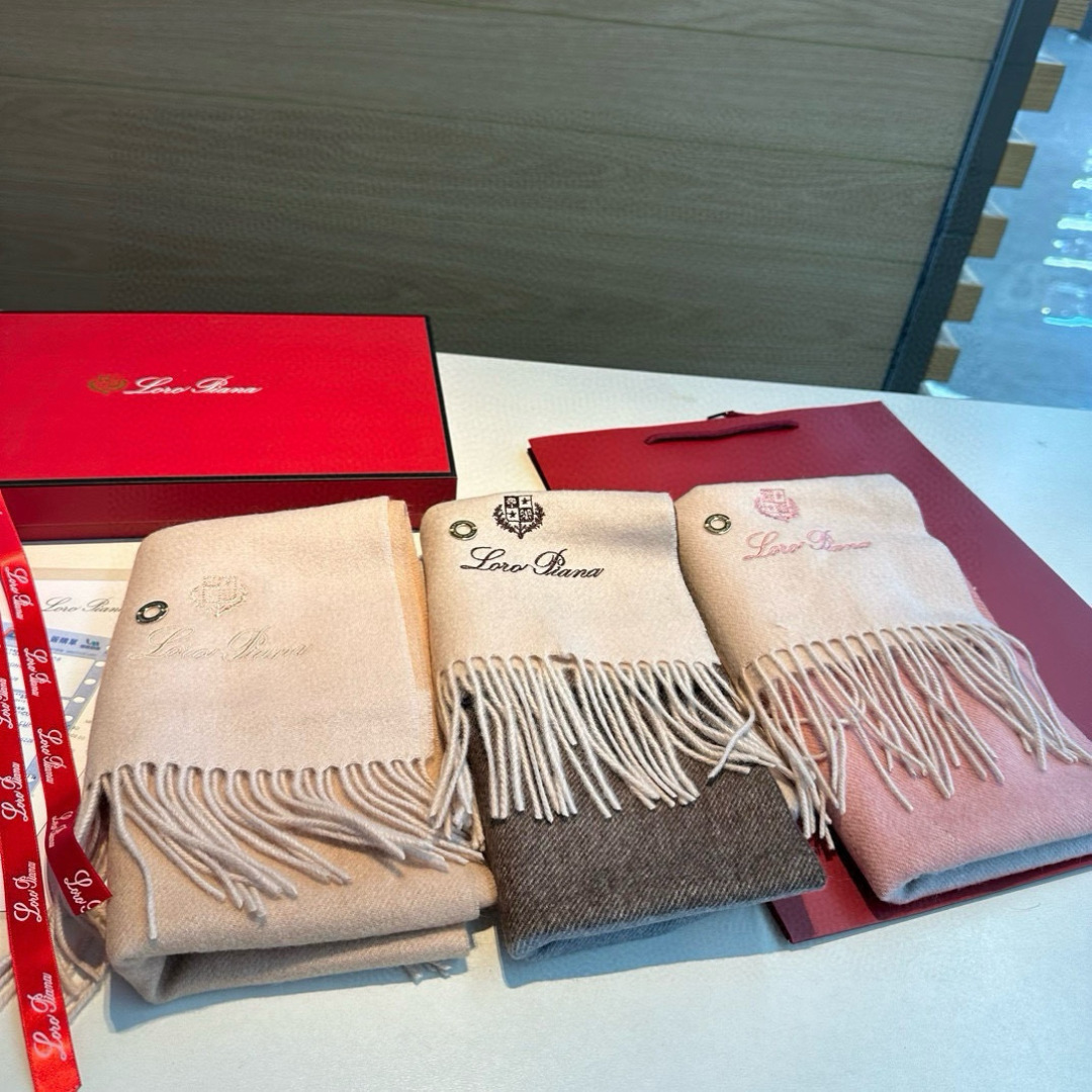 Loro Piana Piana · 诺悠翩雅【贸易公司尾单 山羊绒围巾披肩】送人自留都太高大上了 重磅上新