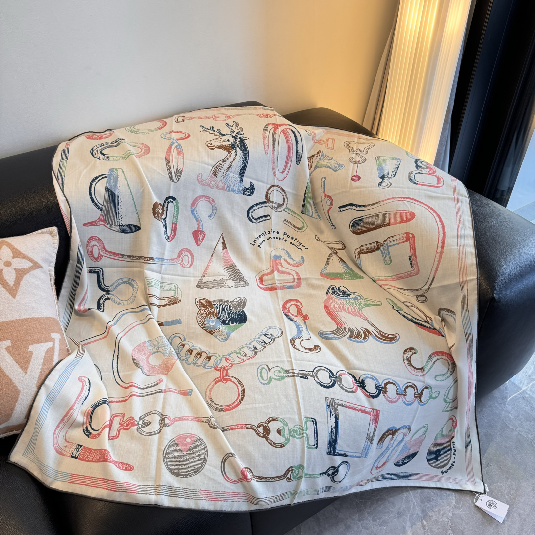 “马具故事的诗意回顾”140双面披肩设计师 弗洛伦斯·曼里克（Florence Manlik）尺寸：13