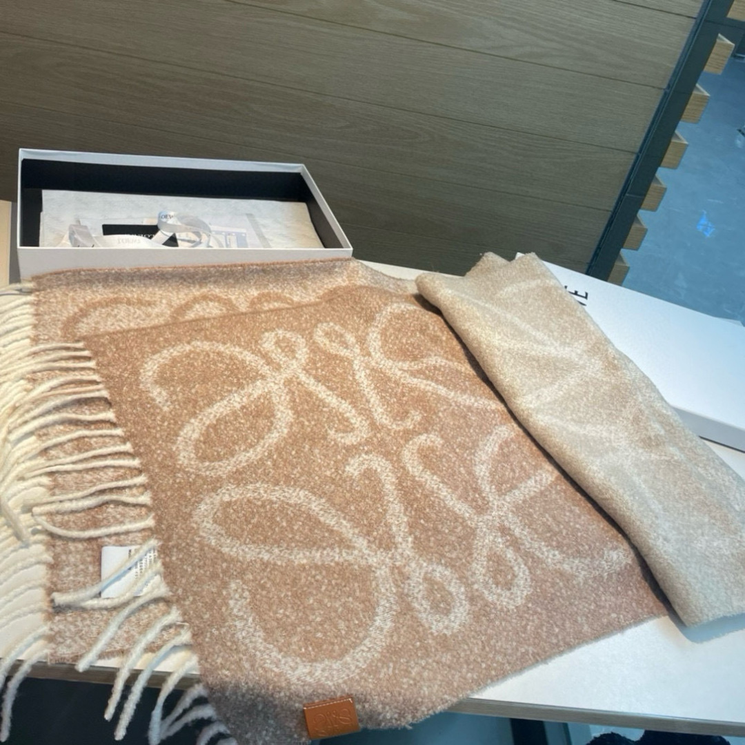 。顶级原单中性款‼️罗意威很幸運拿到這個品牌的東西，真的不多見，很少在國內做訂單，款式真的少的可怜❗️❗