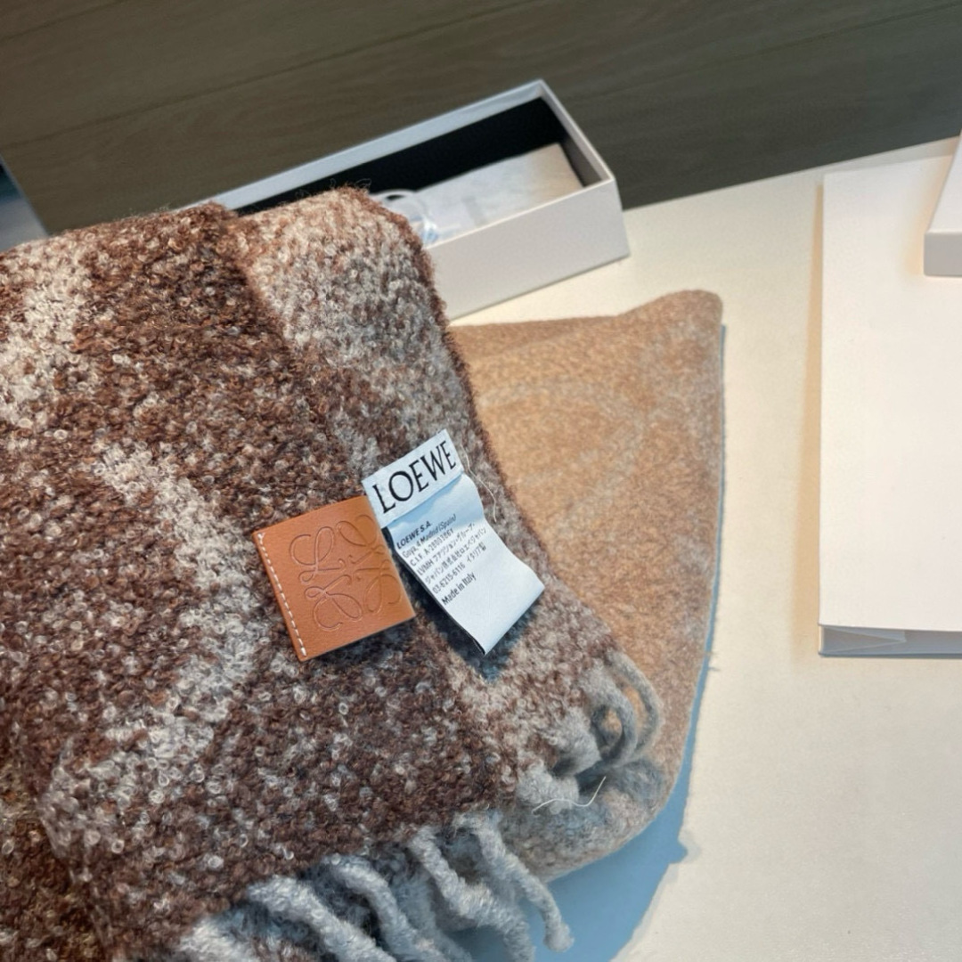 。顶级原单中性款‼️罗意威很幸運拿到這個品牌的東西，真的不多見，很少在國內做訂單，款式真的少的可怜❗️❗