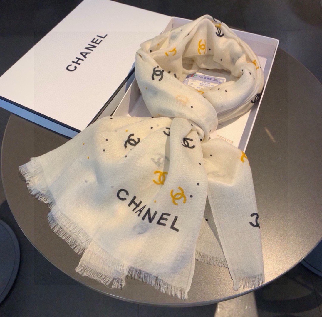 上新🌟 会发光发亮的围巾 💄💋新款客供银线💖羊绒面料长巾 😘美翻了[流泪]御用殿堂级极‼新款专柜在售 纯