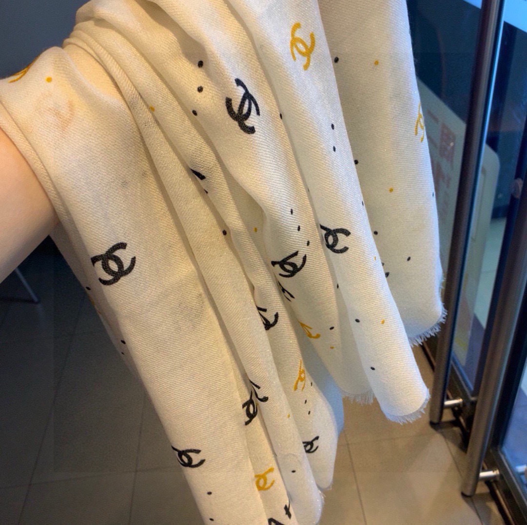 上新🌟 会发光发亮的围巾 💄💋新款客供银线💖羊绒面料长巾 😘美翻了[流泪]御用殿堂级极‼新款专柜在售 纯