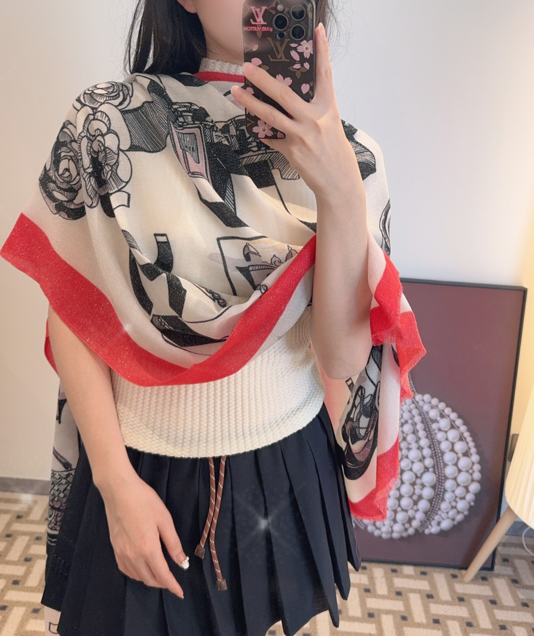 上新❤️超级有腔调！！！巨巨巨巨美的闪光女神】谁懂这种秋冬调性的美啊？！！！这款小香披肩也是我疯狂喜欢的