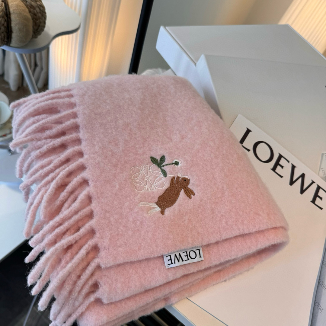 ▪❤️️罗意威超美新款马海毛围巾！超级推荐入手！】质感好货！主打的马海毛围巾~据说超难买哦！！打了好多次