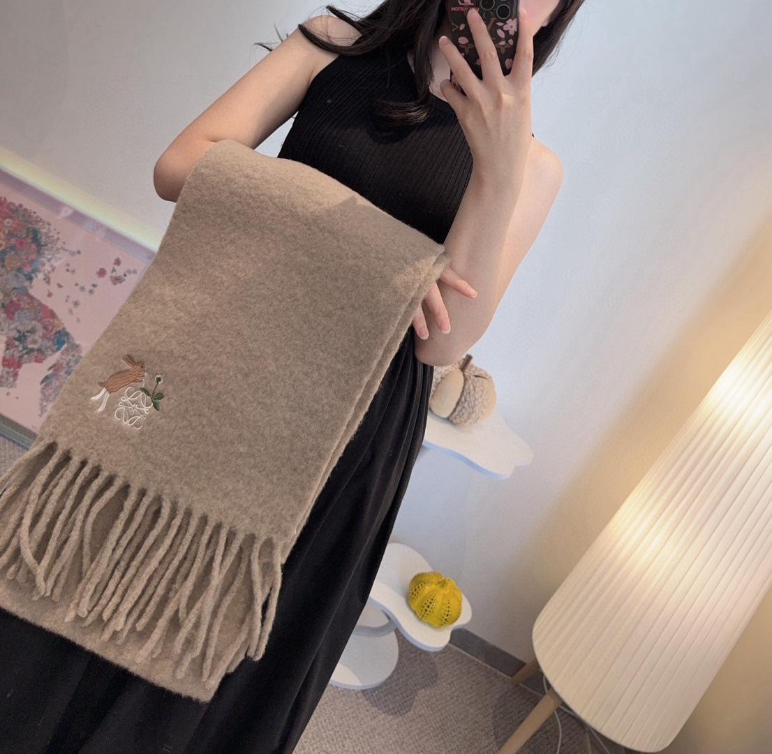 ▪❤️️罗意威超美新款马海毛围巾！超级推荐入手！】质感好货！主打的马海毛围巾~据说超难买哦！！打了好多次