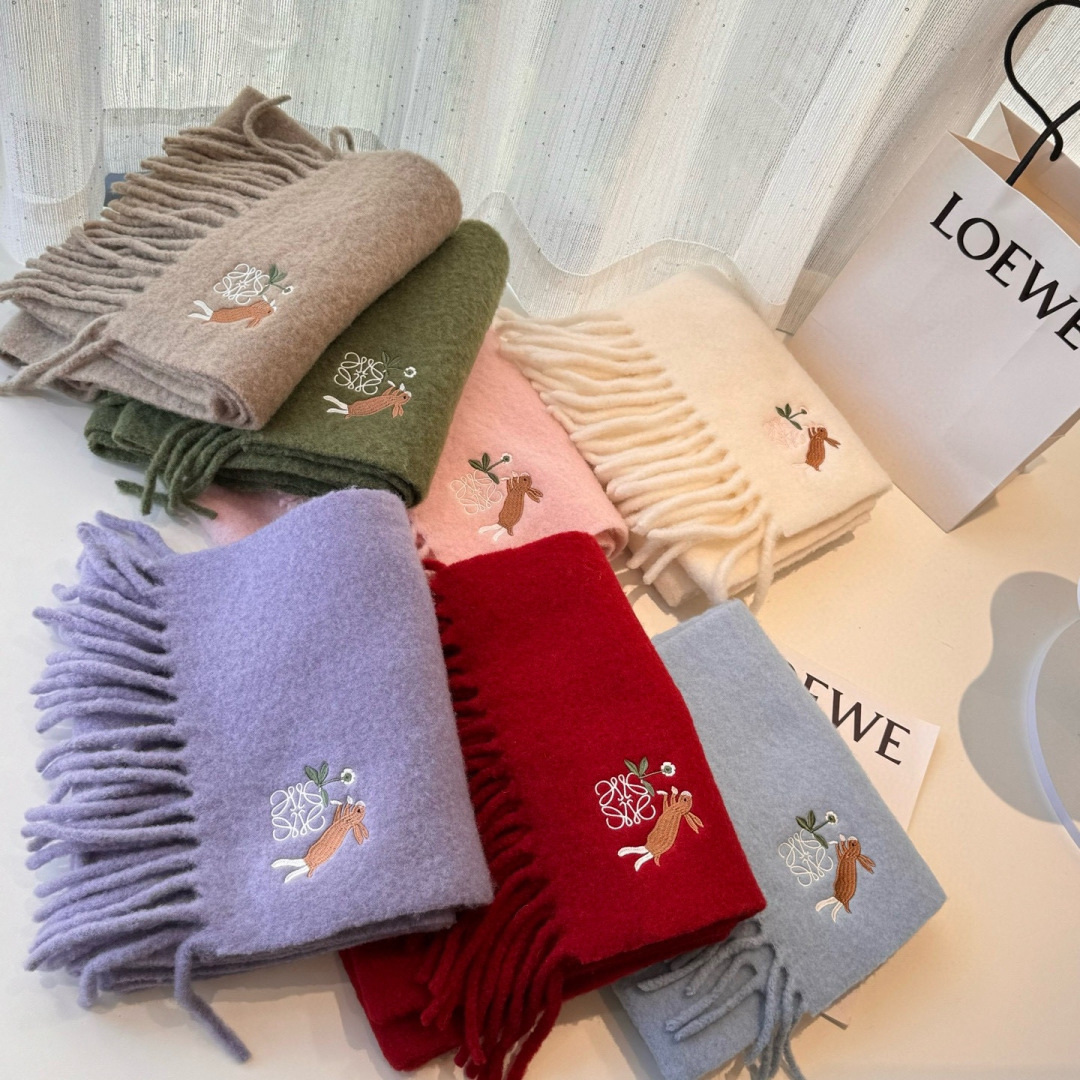 ▪❤️️罗意威超美新款马海毛围巾！超级推荐入手！】质感好货！主打的马海毛围巾~据说超难买哦！！打了好多次