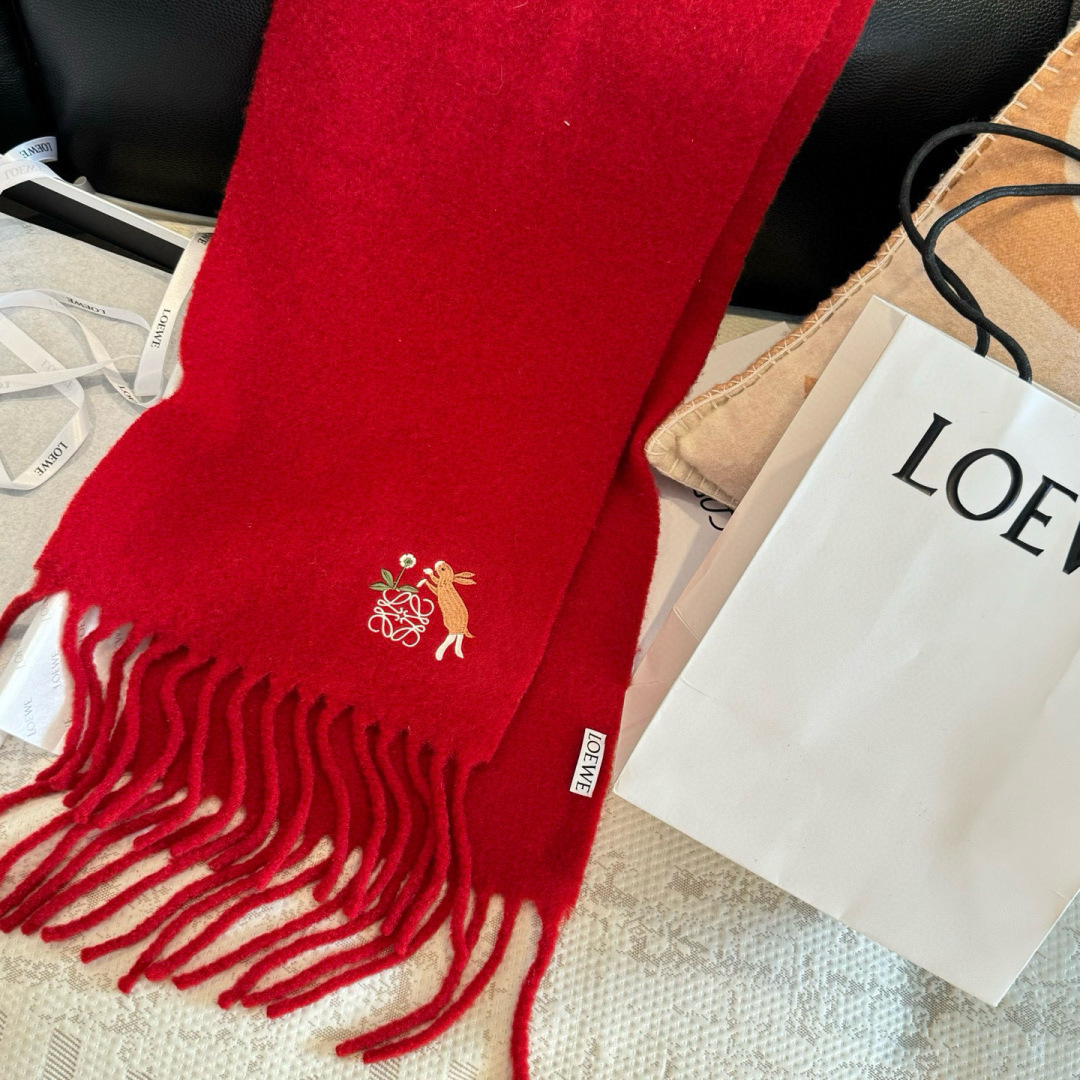 ▪❤️️罗意威超美新款马海毛围巾！超级推荐入手！】质感好货！主打的马海毛围巾~据说超难买哦！！打了好多次