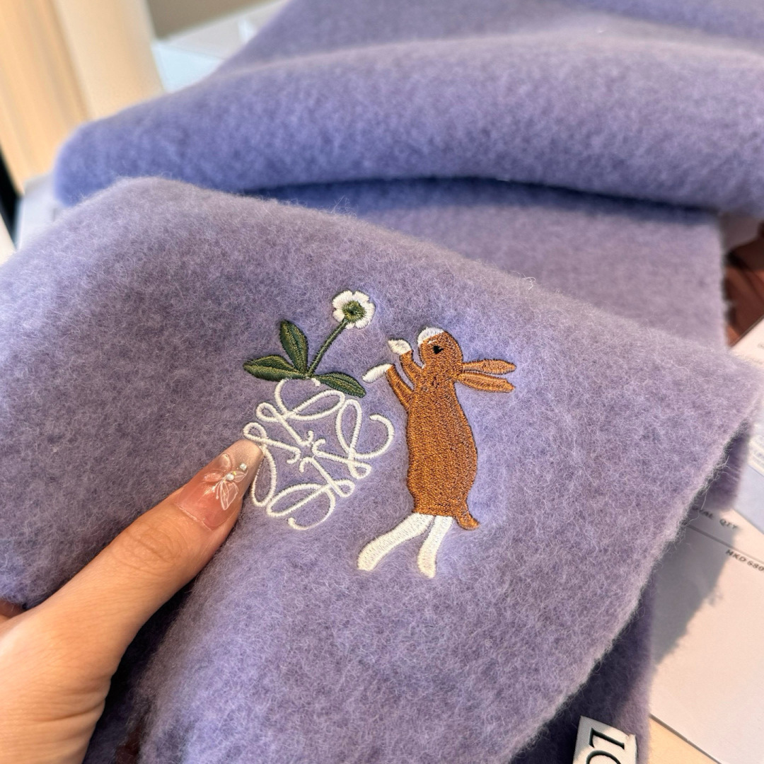 ▪❤️️罗意威超美新款马海毛围巾！超级推荐入手！】质感好货！主打的马海毛围巾~据说超难买哦！！打了好多次