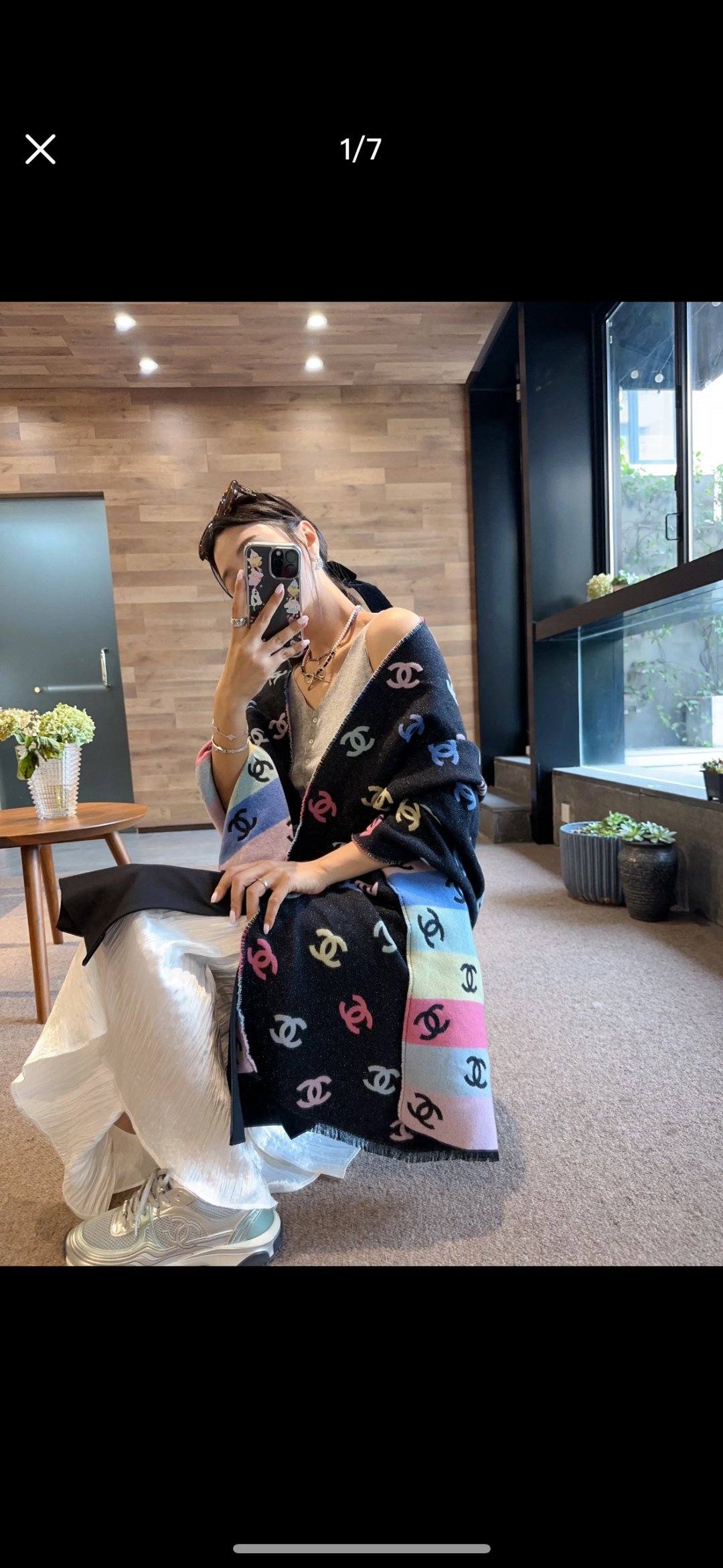 爆款彩虹围巾果然是芭比的配色，上身非常好看香奈儿彩虹围巾，chanel24c 早春新品彩虹亮丝围巾披肩，