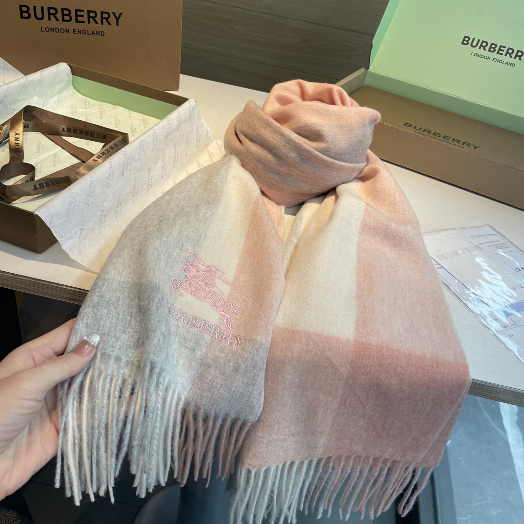 🆕Burberry ·巴宝莉爱心款💗❗️大B家新品围巾披肩‮磅重‬来了❗️bur原单殿堂‮皇级‬室最新款