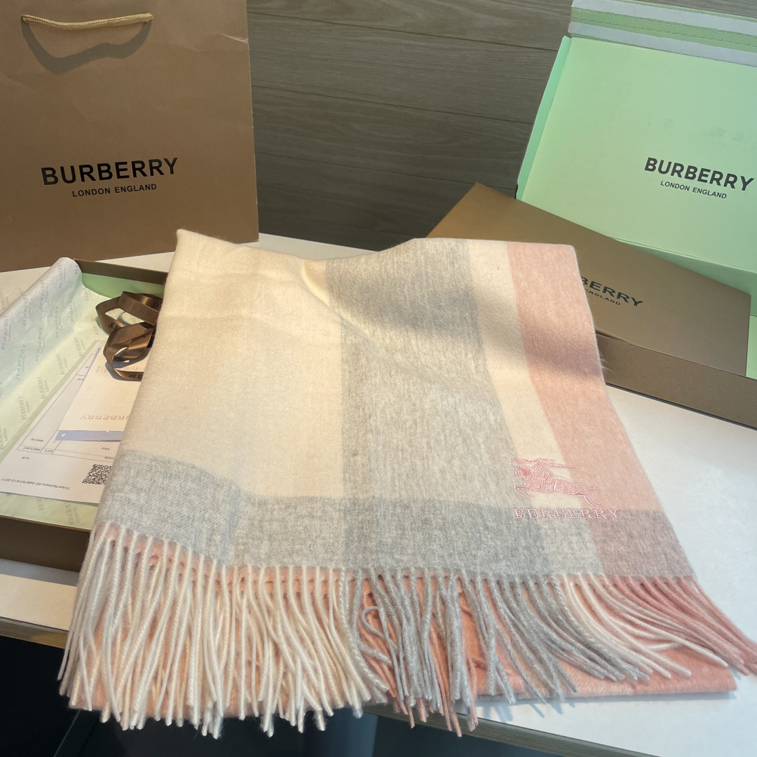🆕Burberry ·巴宝莉爱心款💗❗️大B家新品围巾披肩‮磅重‬来了❗️bur原单殿堂‮皇级‬室最新款