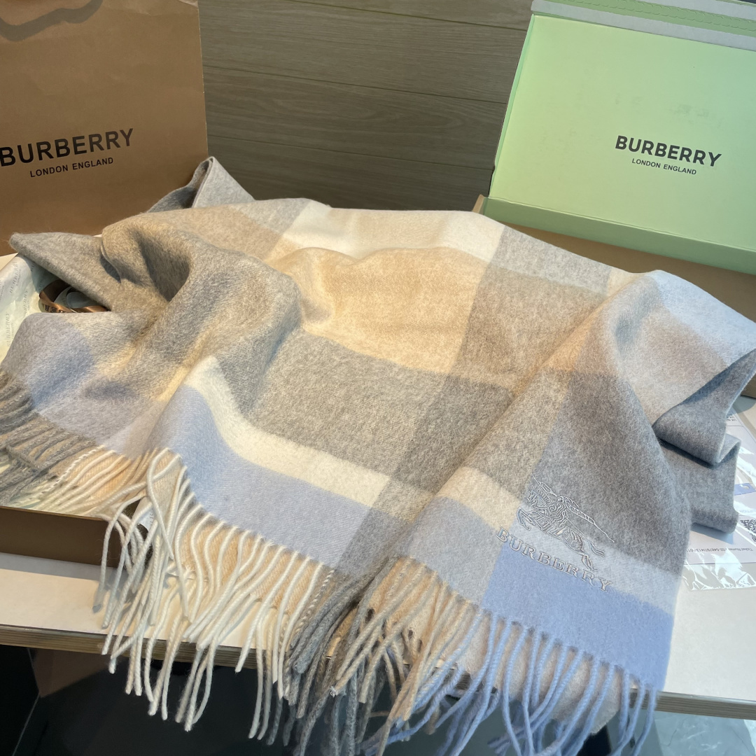 🆕Burberry ·巴宝莉爱心款💗❗️大B家新品围巾披肩‮磅重‬来了❗️bur原单殿堂‮皇级‬室最新款