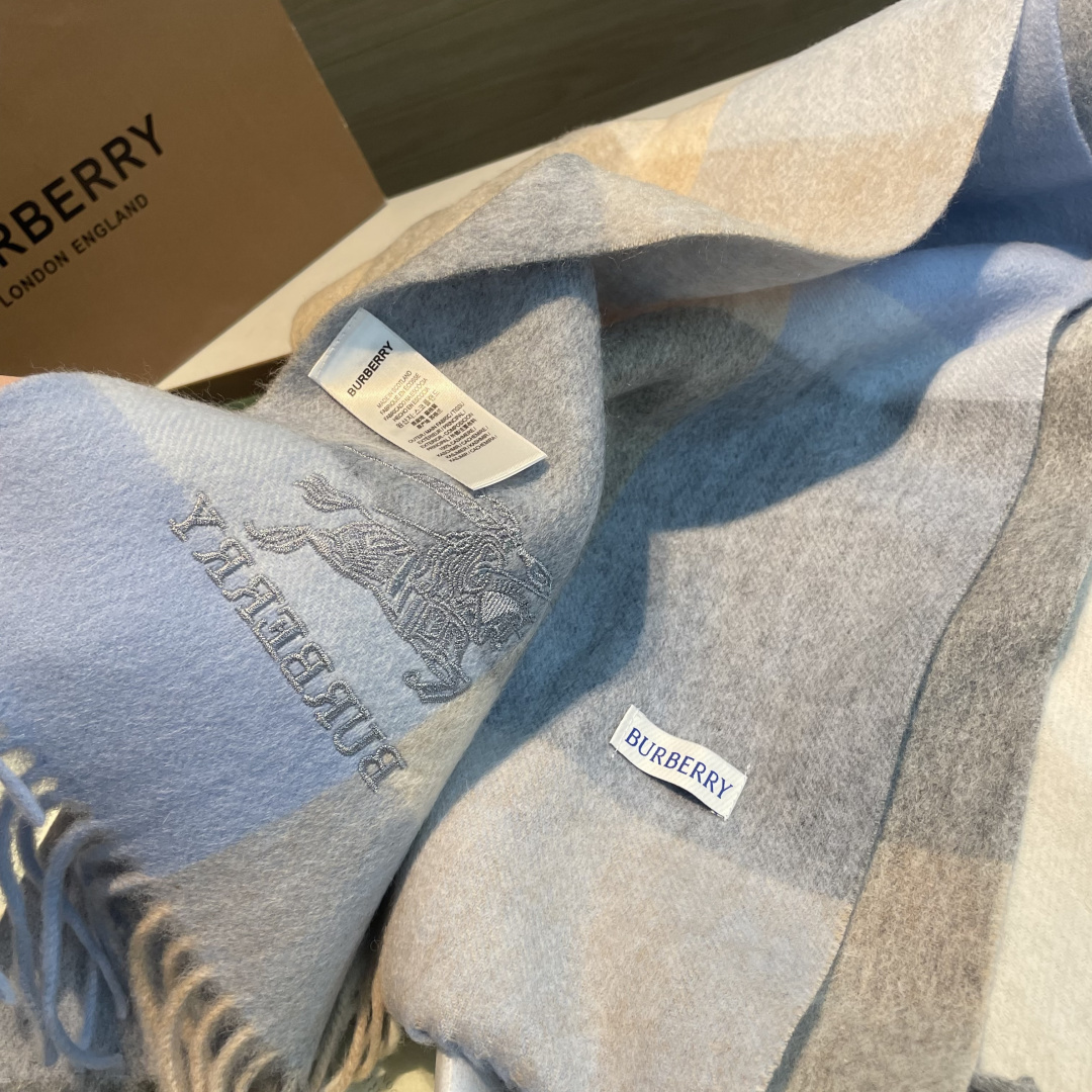 🆕Burberry ·巴宝莉爱心款💗❗️大B家新品围巾披肩‮磅重‬来了❗️bur原单殿堂‮皇级‬室最新款