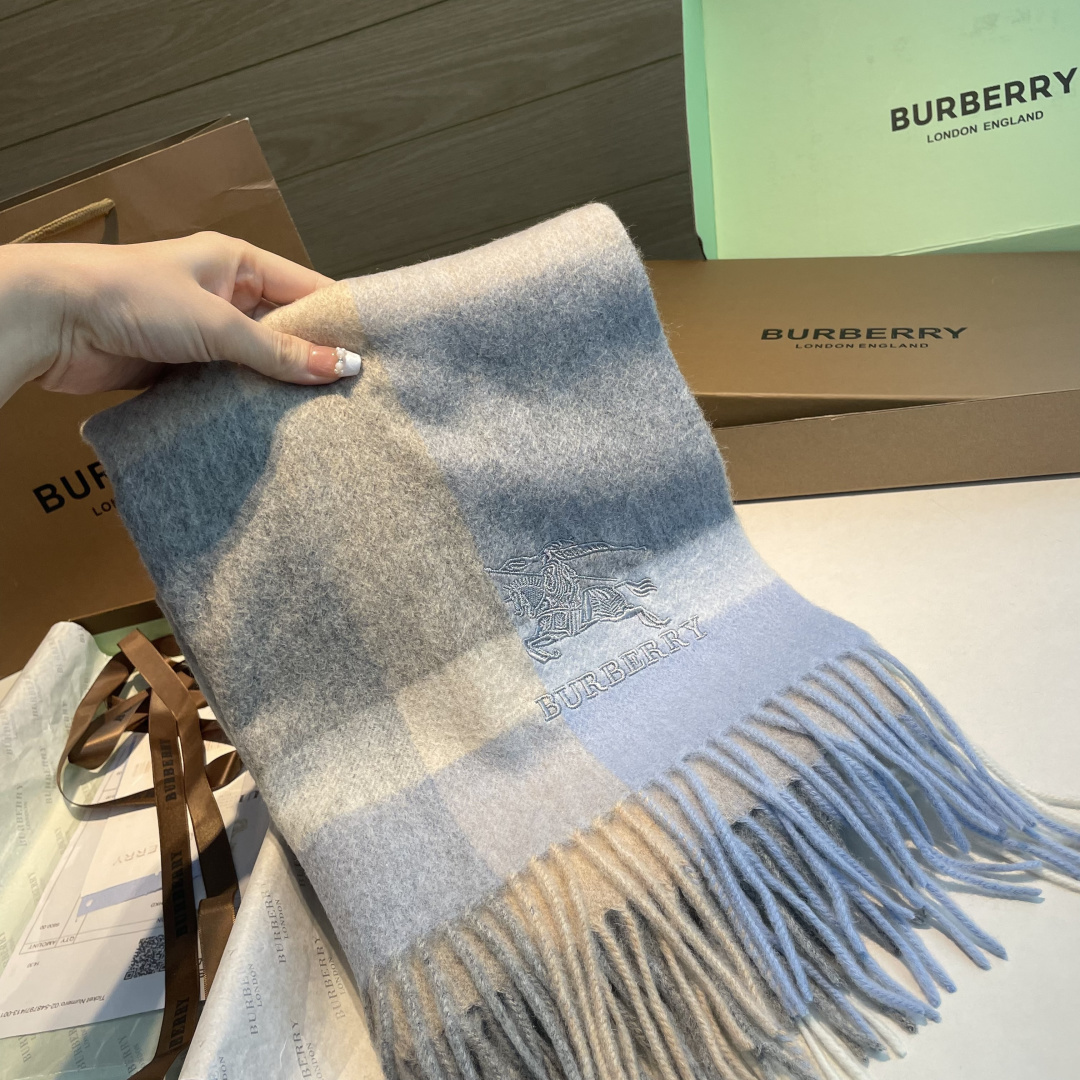 🆕Burberry ·巴宝莉爱心款💗❗️大B家新品围巾披肩‮磅重‬来了❗️bur原单殿堂‮皇级‬室最新款