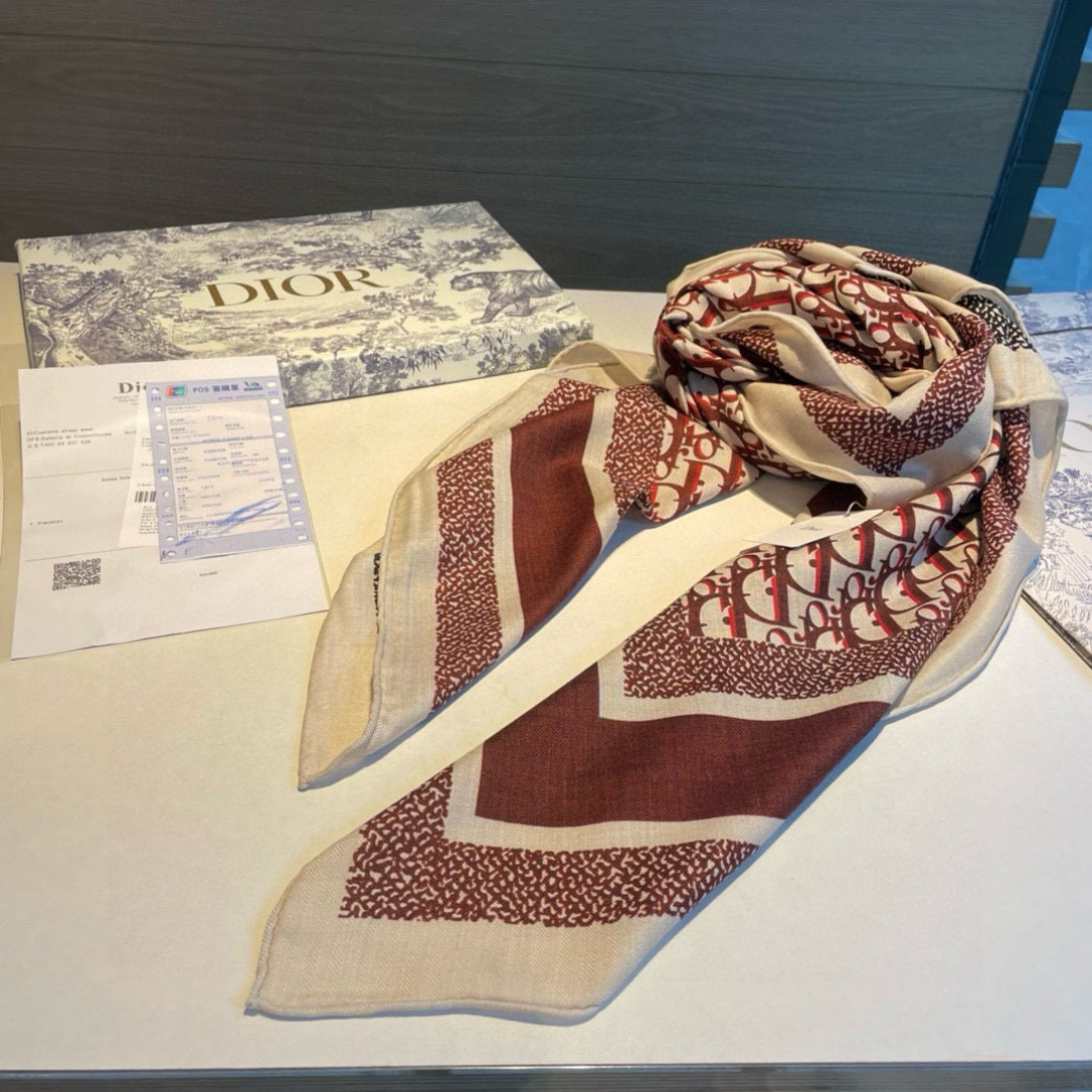 推荐💕140丝绒方巾双面异色羊绒方巾‼️D家ZG爆款立体呈现图案纹路实物档次极高特殊工艺高端研发惊艳问世