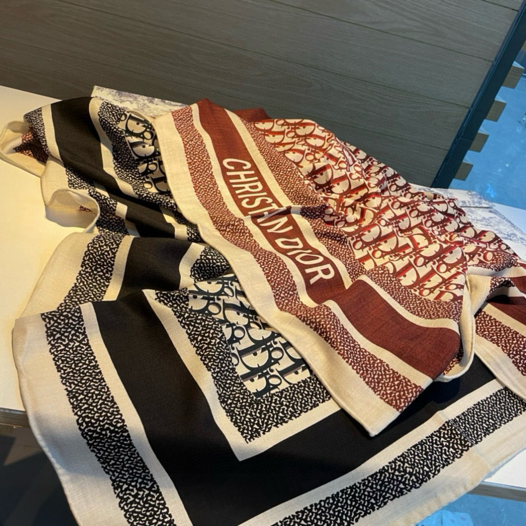 推荐💕140丝绒方巾双面异色羊绒方巾‼️D家ZG爆款立体呈现图案纹路实物档次极高特殊工艺高端研发惊艳问世