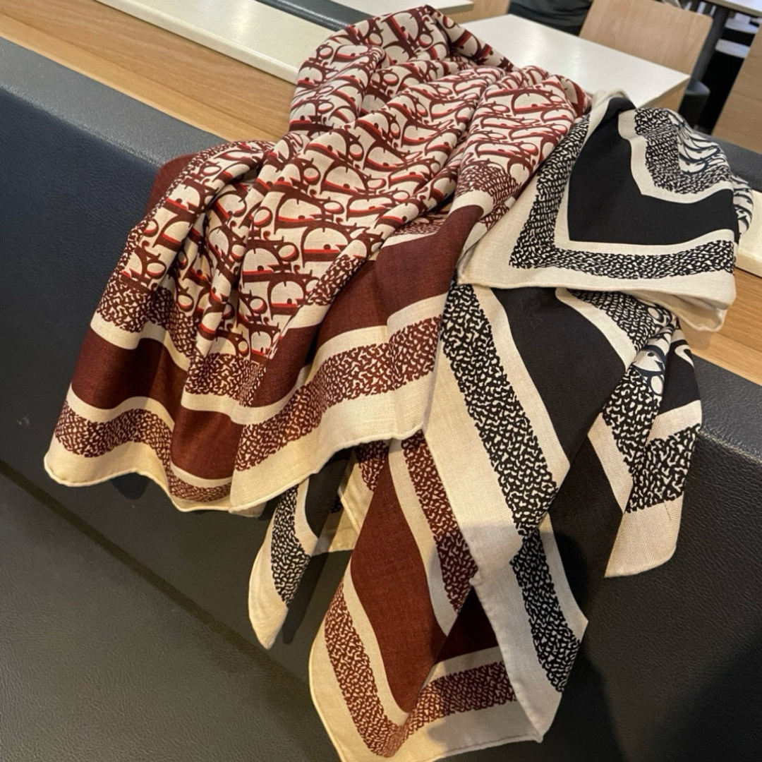 推荐💕140丝绒方巾双面异色羊绒方巾‼️D家ZG爆款立体呈现图案纹路实物档次极高特殊工艺高端研发惊艳问世