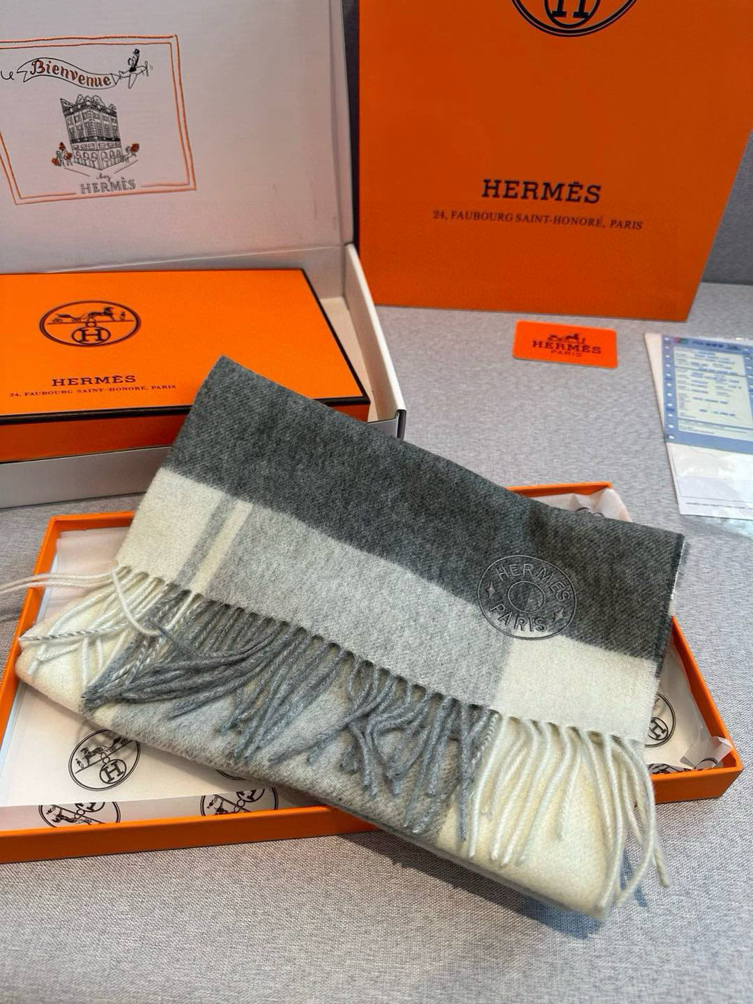 🆕Hermes · 爱马仕❗️怒赞自留▪️❗️我们的男款围巾且买且珍惜~~男款真的很少，一年也就出几款，