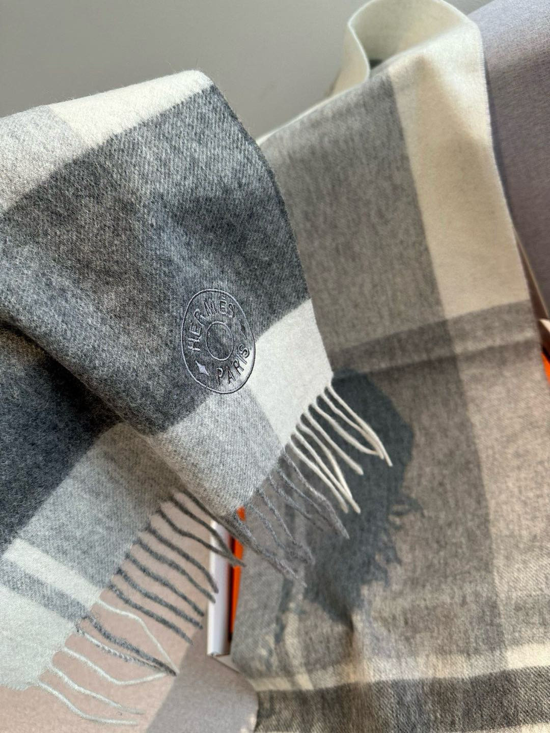 🆕Hermes · 爱马仕❗️怒赞自留▪️❗️我们的男款围巾且买且珍惜~~男款真的很少，一年也就出几款，