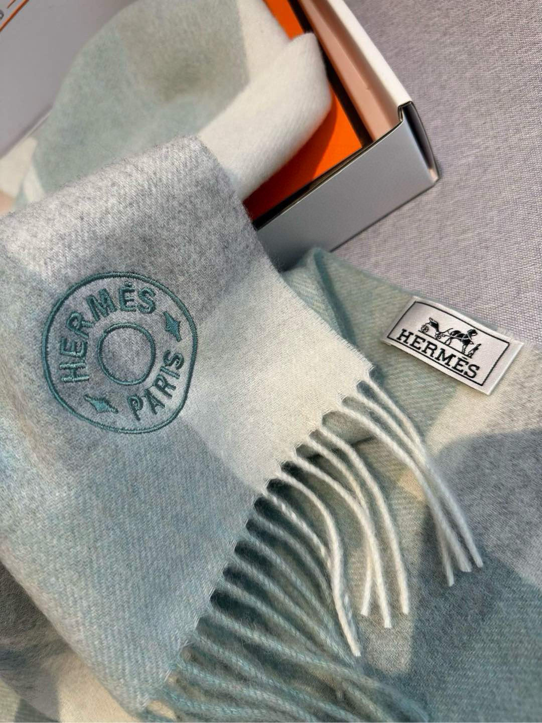 🆕Hermes · 爱马仕❗️怒赞自留▪️❗️我们的男款围巾且买且珍惜~~男款真的很少，一年也就出几款，