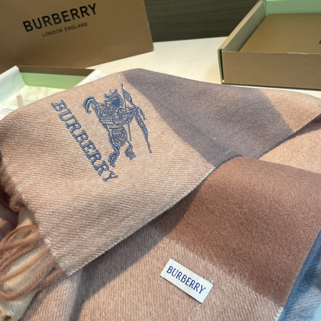 🆕Burberry ·巴宝莉爱心款💗❗️大B家新品围巾披肩‮磅重‬来了❗️bur原单殿堂‮皇级‬室最新款