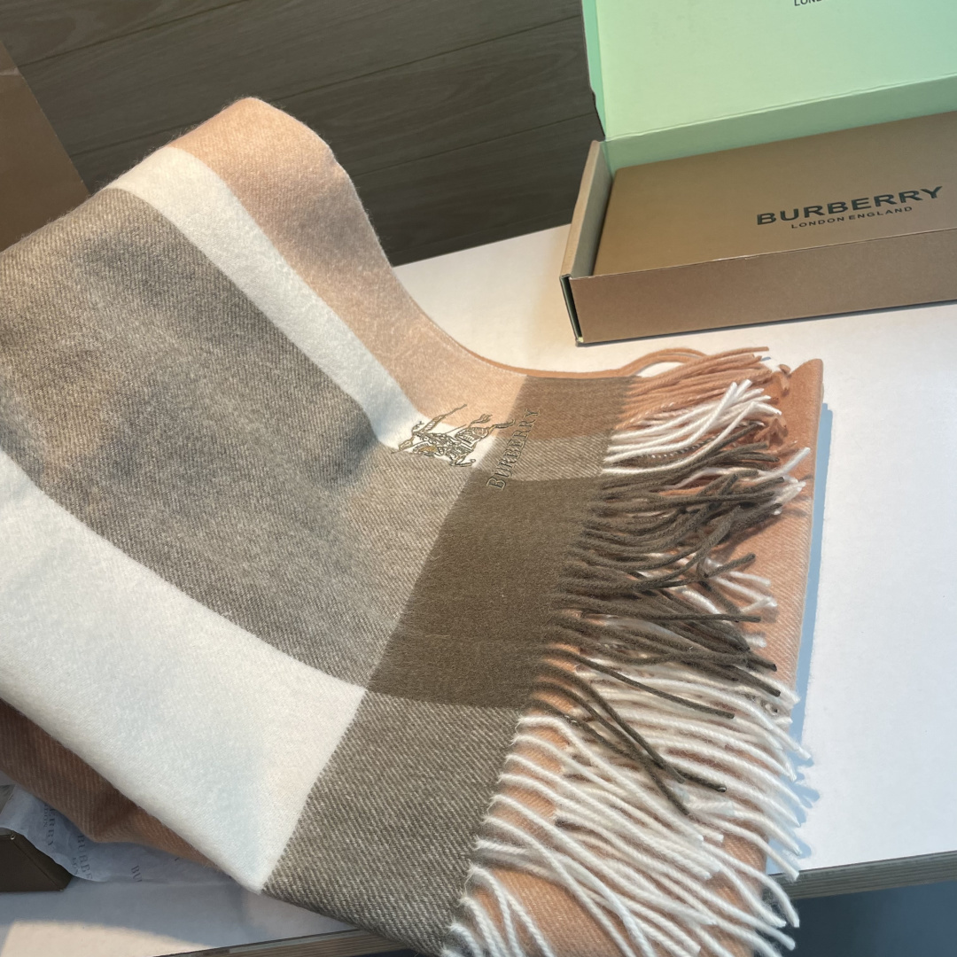 🆕Burberry ·巴宝莉爱心款💗❗️大B家新品围巾披肩‮磅重‬来了❗️bur原单殿堂‮皇级‬室最新款
