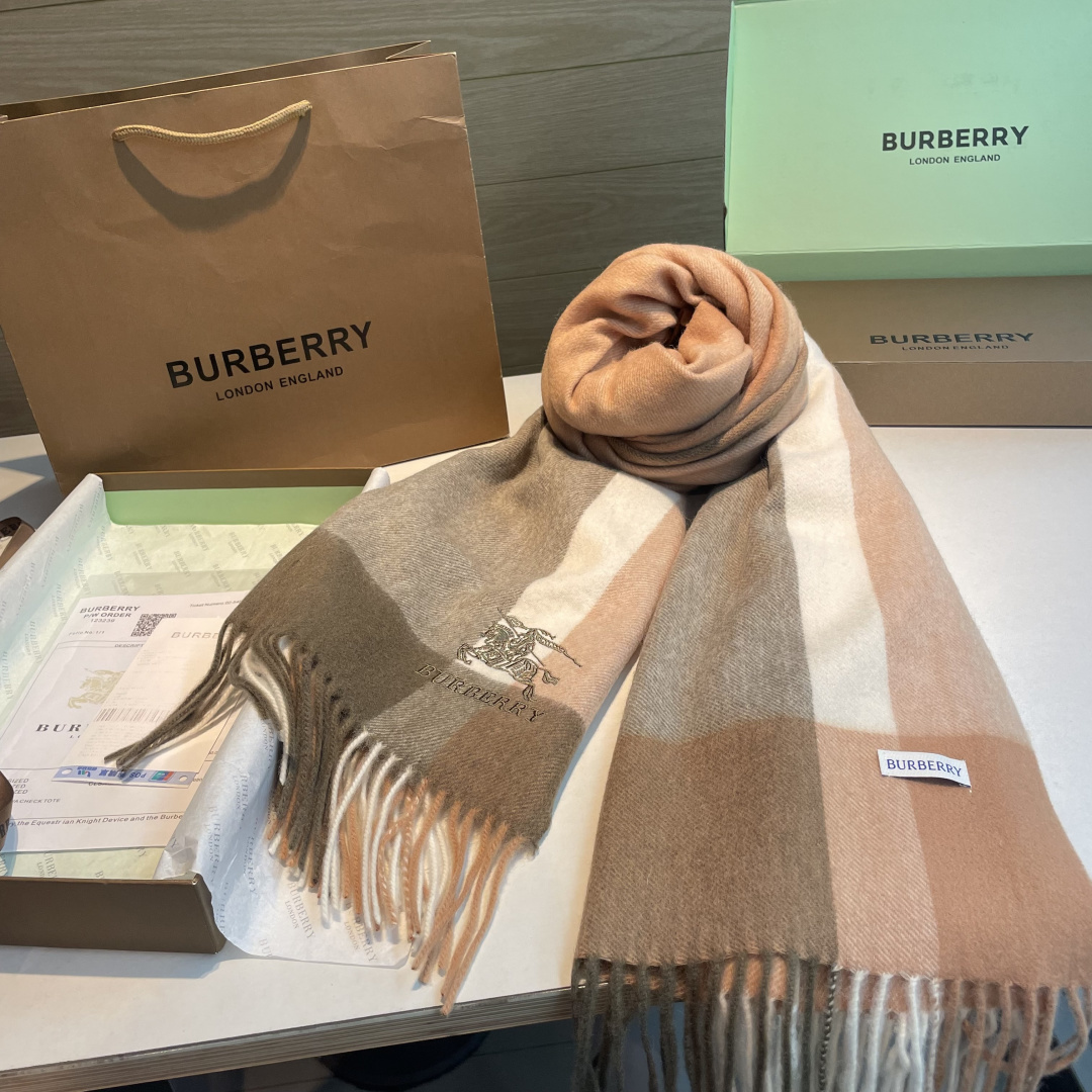 🆕Burberry ·巴宝莉爱心款💗❗️大B家新品围巾披肩‮磅重‬来了❗️bur原单殿堂‮皇级‬室最新款