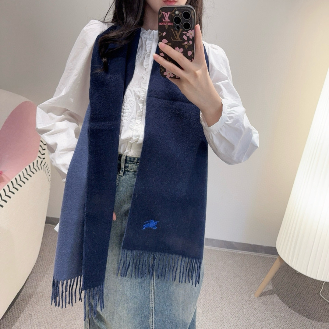 ✨✨Burberry · 巴宝莉双面围巾❗好看的要疯掉了，太有型太有魅力了❗❗非常斯文时尚的秋冬单品！真