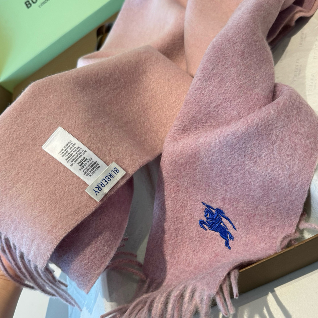 ✨✨Burberry · 巴宝莉双面围巾❗好看的要疯掉了，太有型太有魅力了❗❗非常斯文时尚的秋冬单品！真