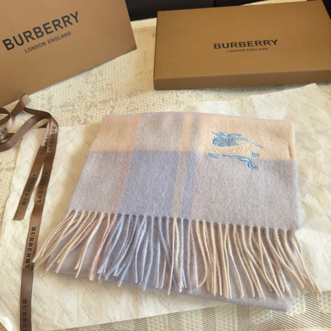 ✨✨Burberry · 巴宝莉双面围巾❗好看的要疯掉了，太有型太有魅力了❗❗非常斯文时尚的秋冬单品！真