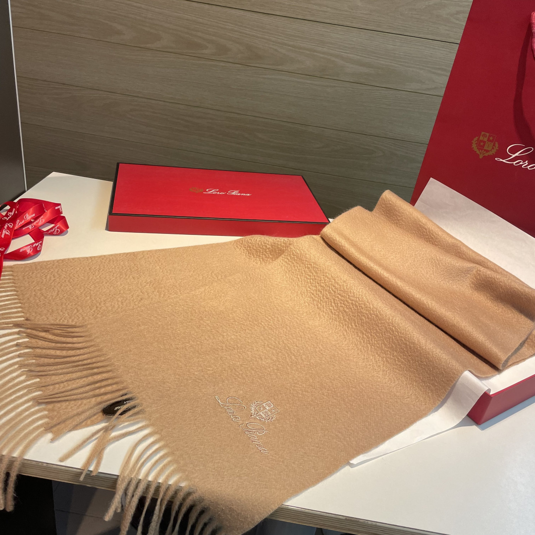 Loro Piana · 诺悠翩雅秋冬新品❗️【极品山羊绒小围巾】送人自留都太高大上了😍重磅上新，爆款爆