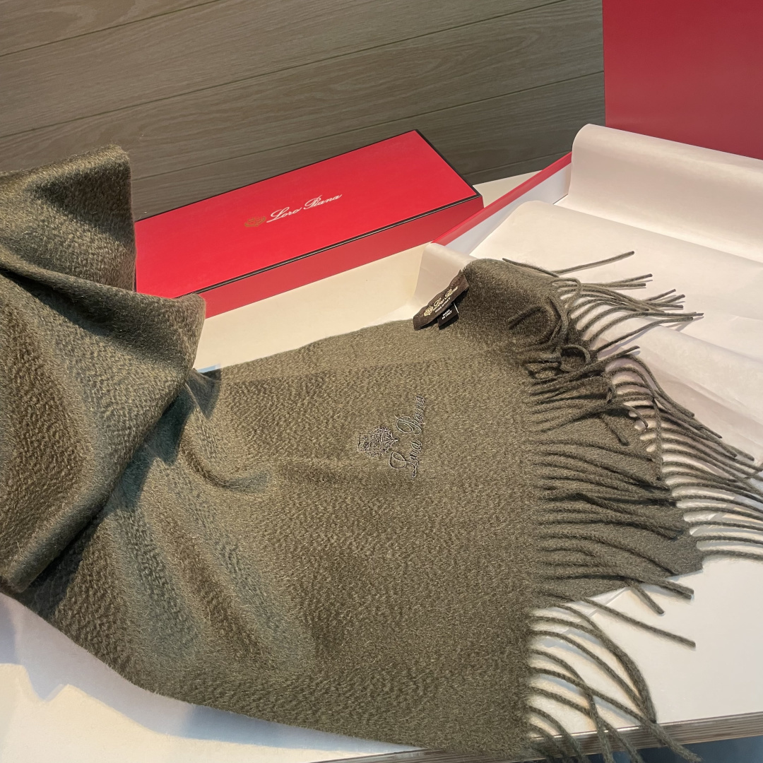 Loro Piana · 诺悠翩雅秋冬新品❗️【极品山羊绒小围巾】送人自留都太高大上了😍重磅上新，爆款爆