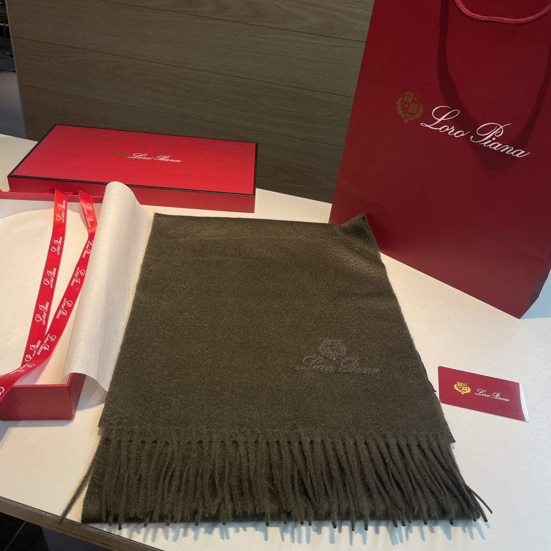 Loro Piana · 诺悠翩雅秋冬新品❗️【极品山羊绒小围巾】送人自留都太高大上了😍重磅上新，爆款爆