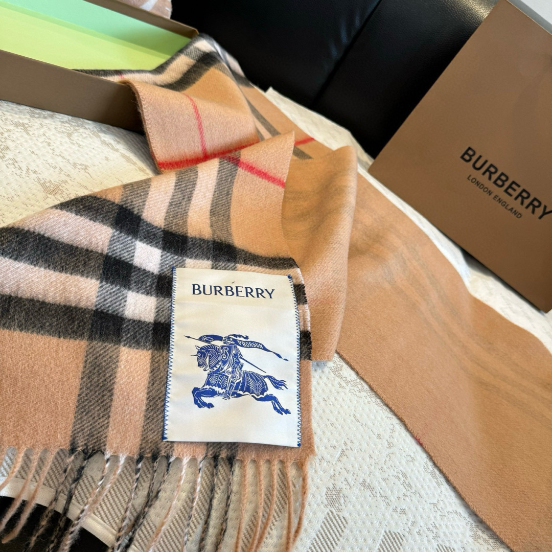 💨顶级高端货现货发行⚠️🎀💟巴宝莉专柜超爆万年款✨【经典长巾】羊绒围巾✨品质手感好到不行‼️100%顶级