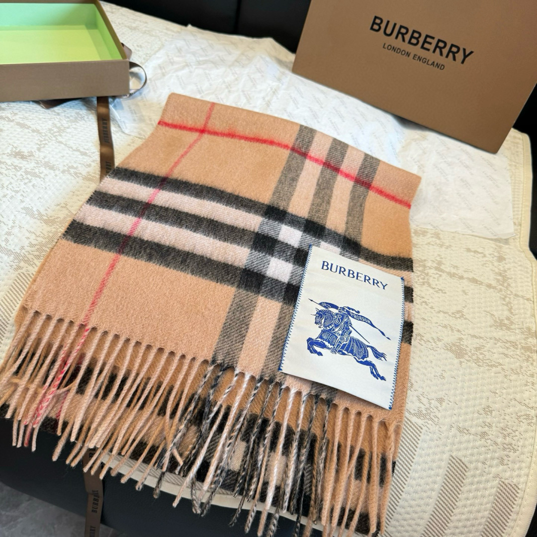 💨顶级高端货现货发行⚠️🎀💟巴宝莉专柜超爆万年款✨【经典长巾】羊绒围巾✨品质手感好到不行‼️100%顶级