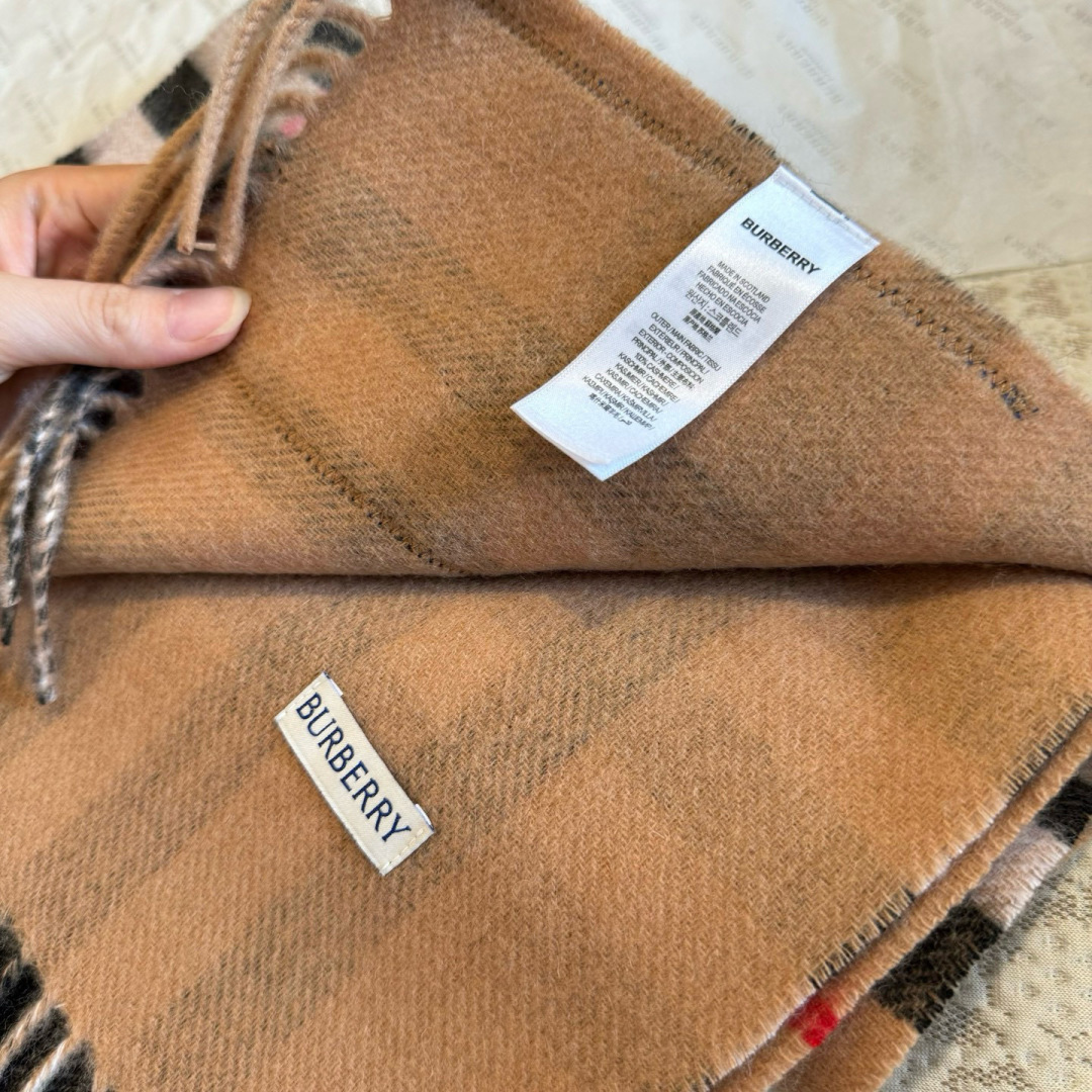 💨顶级高端货现货发行⚠️🎀💟巴宝莉专柜超爆万年款✨【经典长巾】羊绒围巾✨品质手感好到不行‼️100%顶级