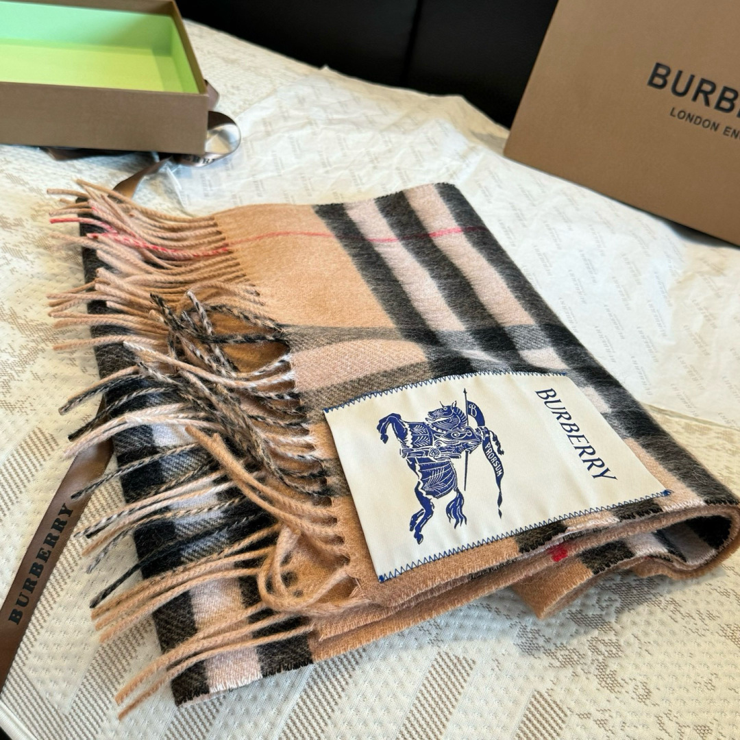 💨顶级高端货现货发行⚠️🎀💟巴宝莉专柜超爆万年款✨【经典长巾】羊绒围巾✨品质手感好到不行‼️100%顶级