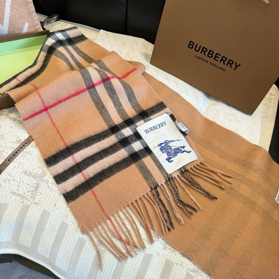 💨顶级高端货现货发行⚠️🎀💟巴宝莉专柜超爆万年款✨【经典长巾】羊绒围巾✨品质手感好到不行‼️100%顶级