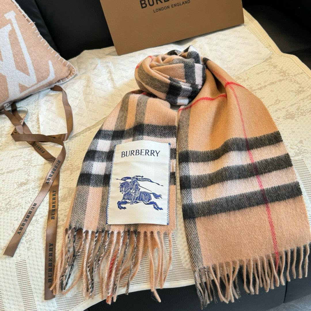 💨顶级高端货现货发行⚠️🎀💟巴宝莉专柜超爆万年款✨【经典长巾】羊绒围巾✨品质手感好到不行‼️100%顶级