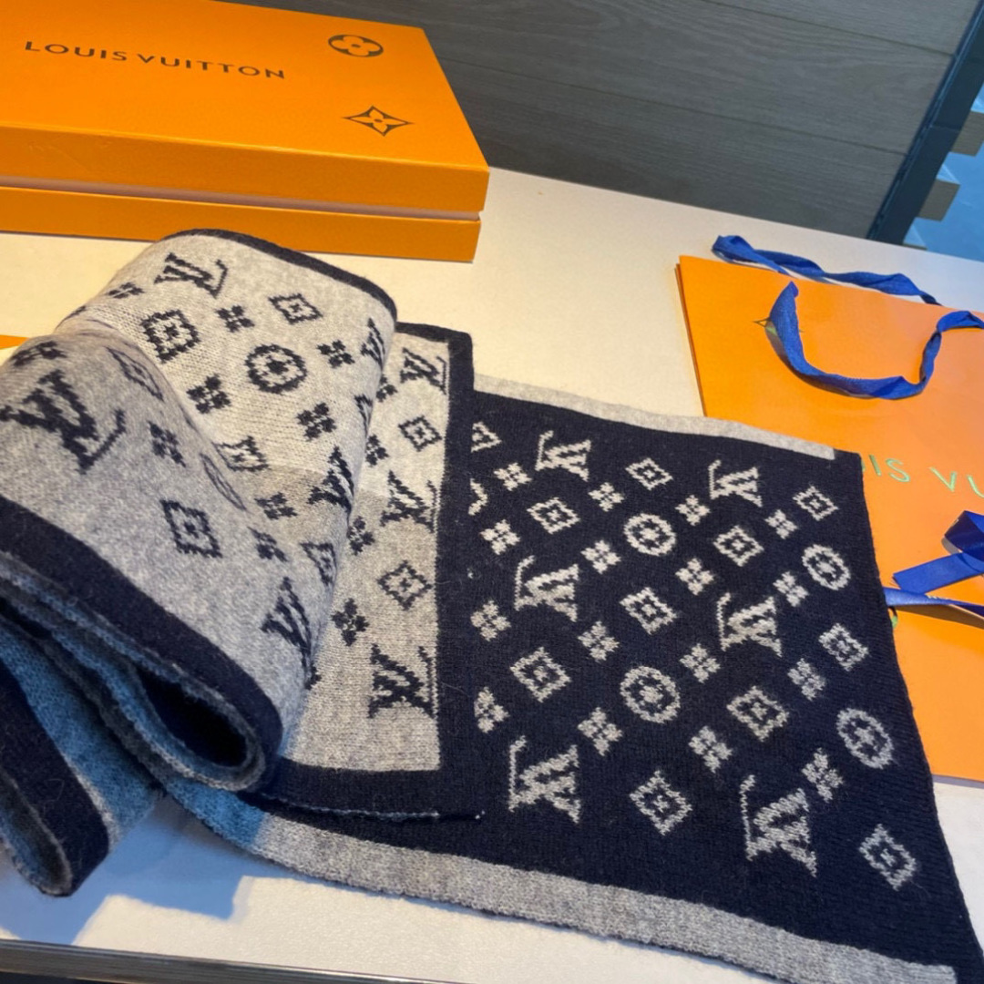 ✨【▪LV难得一见的针织单品，温柔配色，超级迷恋❗️气质低调恬静又不失优雅❗️】重点推荐❗️一秒心动啊！