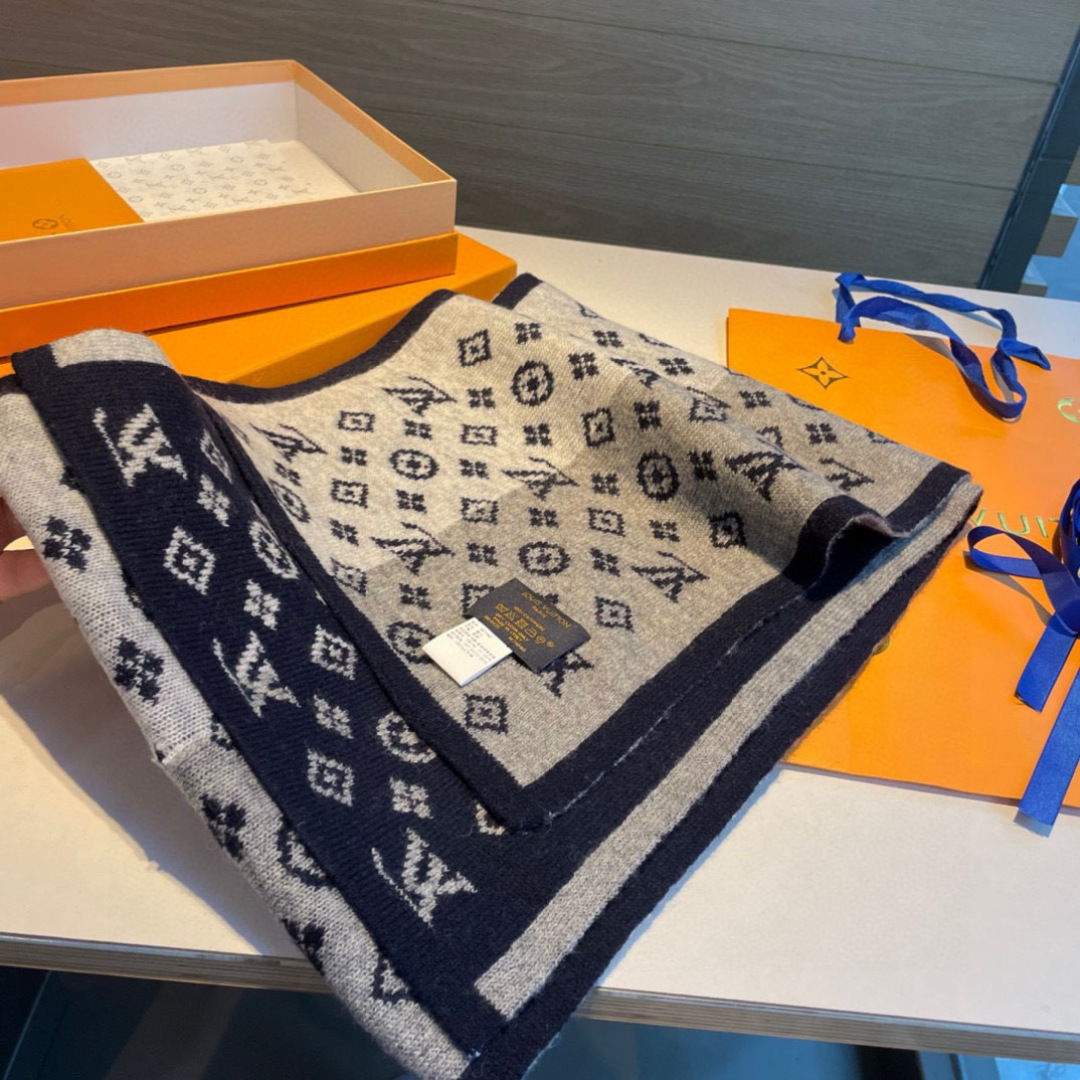 ✨【▪LV难得一见的针织单品，温柔配色，超级迷恋❗️气质低调恬静又不失优雅❗️】重点推荐❗️一秒心动啊！