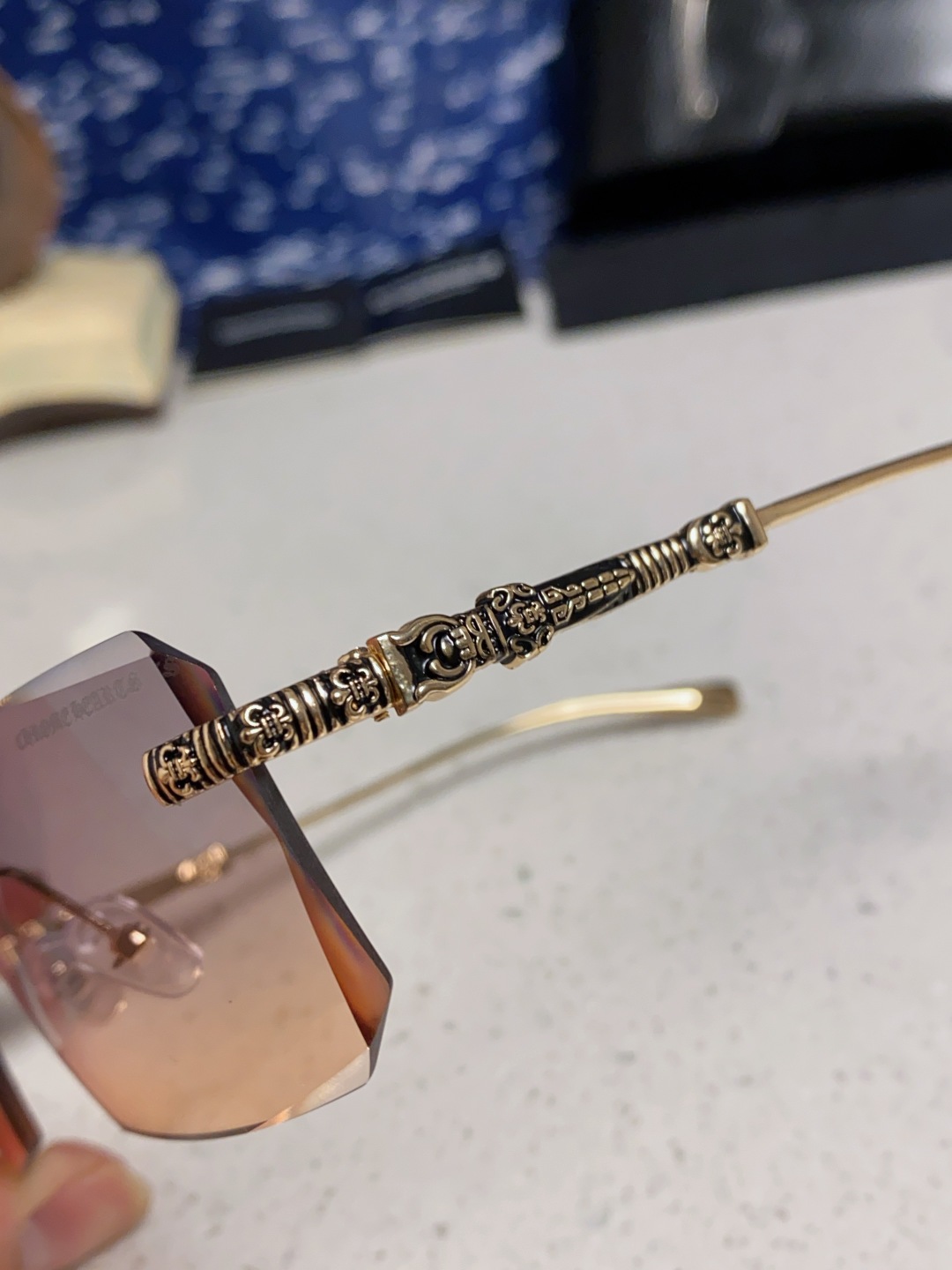  Chrome Hearts 克罗心 2025新款 欧美复古长方形无框切边墨镜女潮时尚气质街拍凹造型显瘦