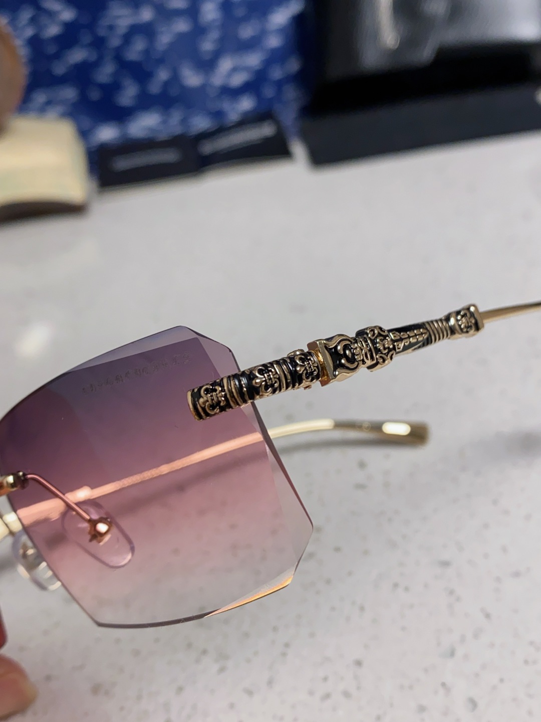  Chrome Hearts 克罗心 2025新款 欧美复古长方形无框切边墨镜女潮时尚气质街拍凹造型显瘦