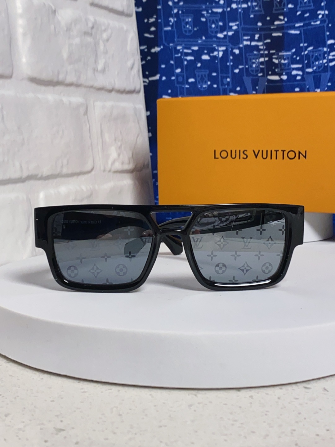 LouisVuitton路易威登 2025款欧美高端女士 方框显瘦休闲太阳眼欧洲站网红旅游防晒墨镜