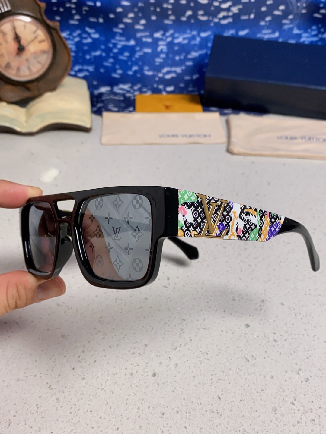 LouisVuitton路易威登 2025款欧美高端女士 方框显瘦休闲太阳眼欧洲站网红旅游防晒墨镜