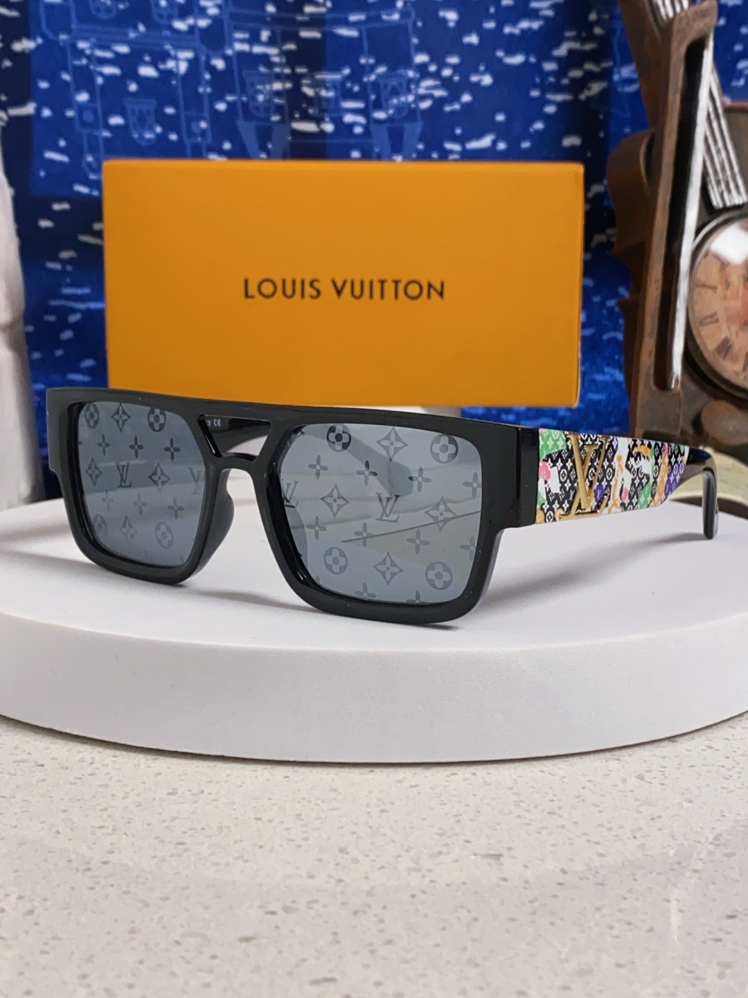 LouisVuitton路易威登 2025款欧美高端女士 方框显瘦休闲太阳眼欧洲站网红旅游防晒墨镜