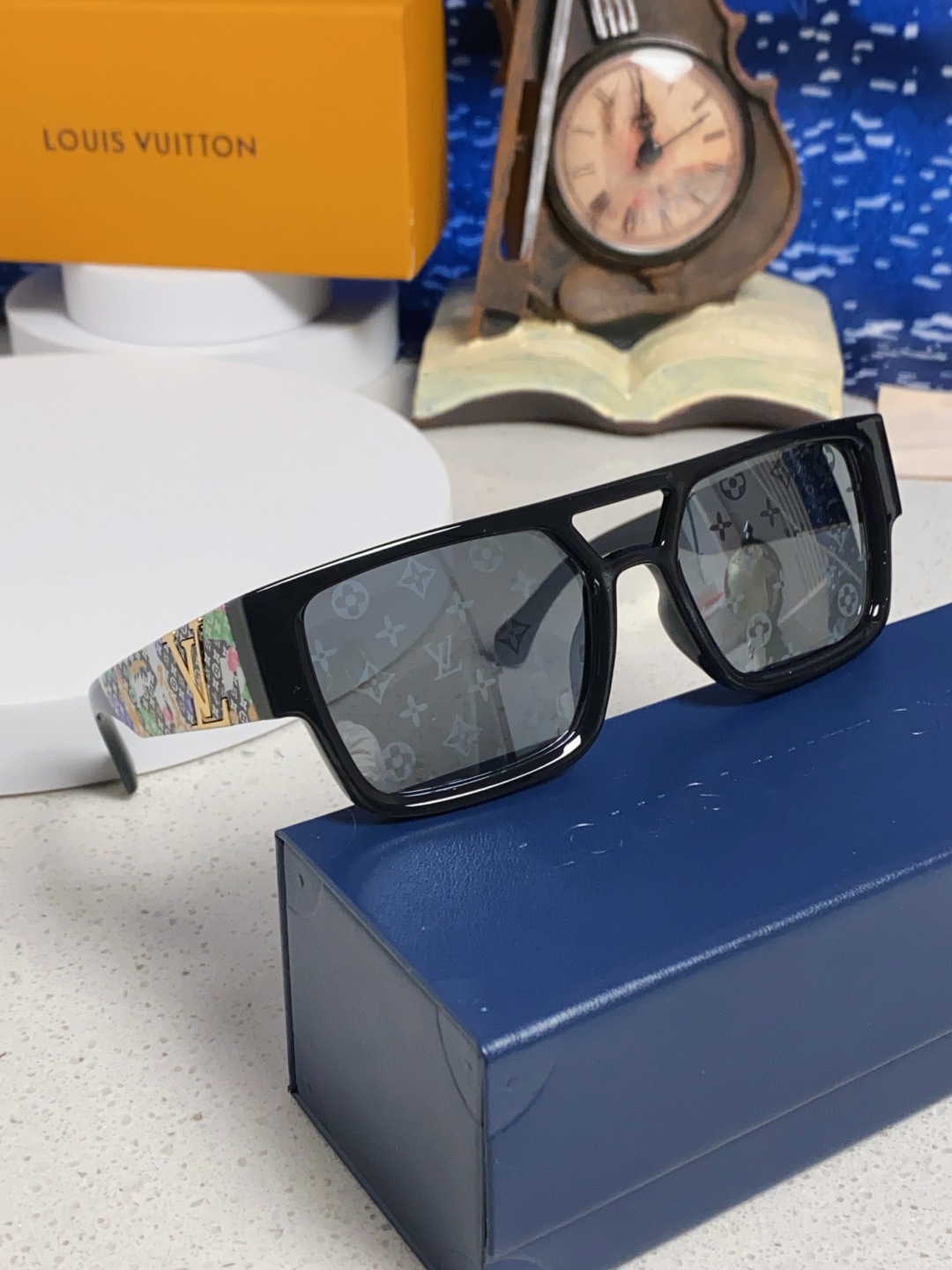 LouisVuitton路易威登 2025款欧美高端女士 方框显瘦休闲太阳眼欧洲站网红旅游防晒墨镜